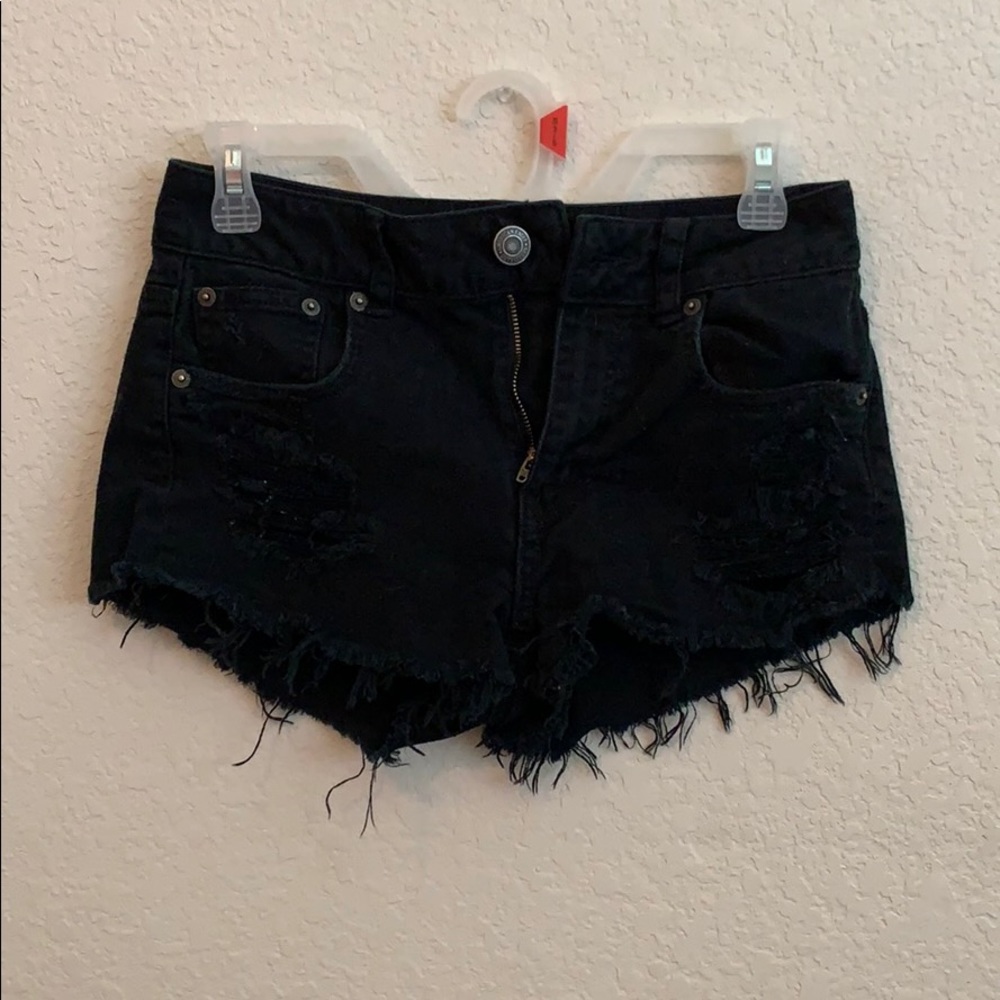 Highwasted black AE shorts!